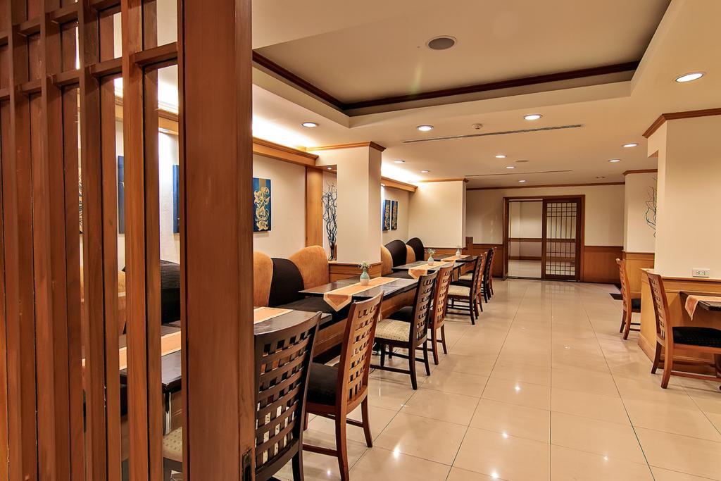 Bossotel Bangkok Exterior photo