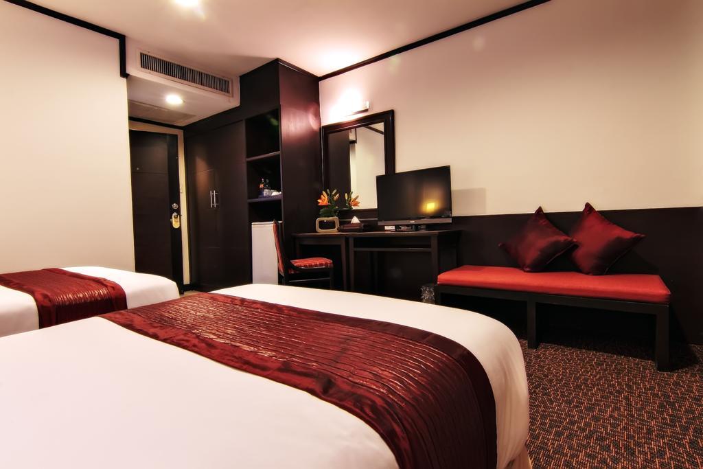 Bossotel Bangkok Exterior photo