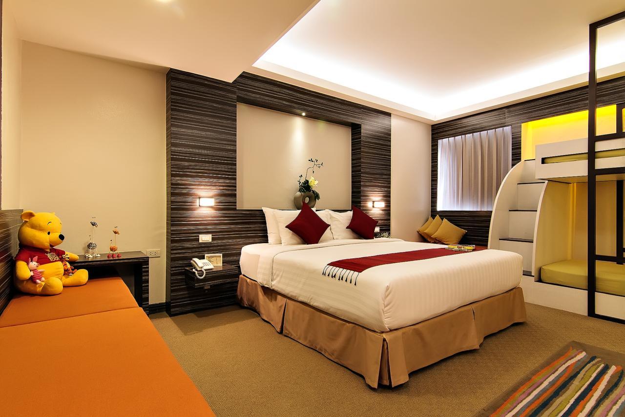 Bossotel Bangkok Exterior photo