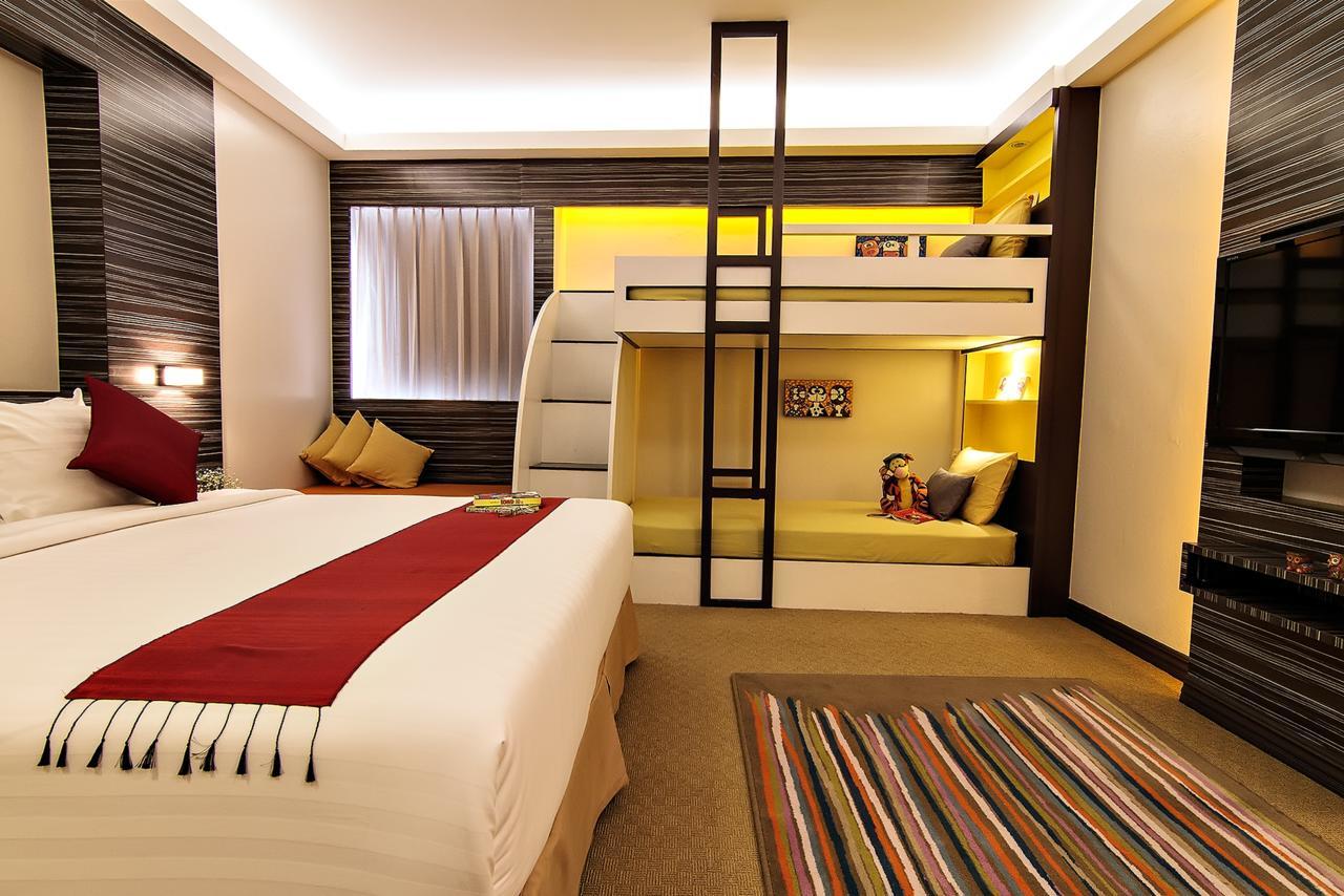 Bossotel Bangkok Exterior photo