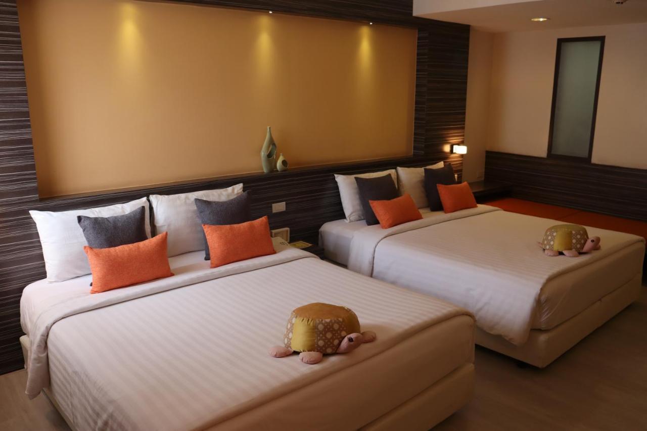 Bossotel Bangkok Exterior photo